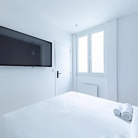 Charming 4 Stars Near Montmartre & Metro Apartment Paris